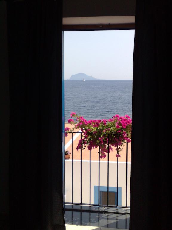 Hotel Punta Barone Санта Марина Салина Екстериор снимка