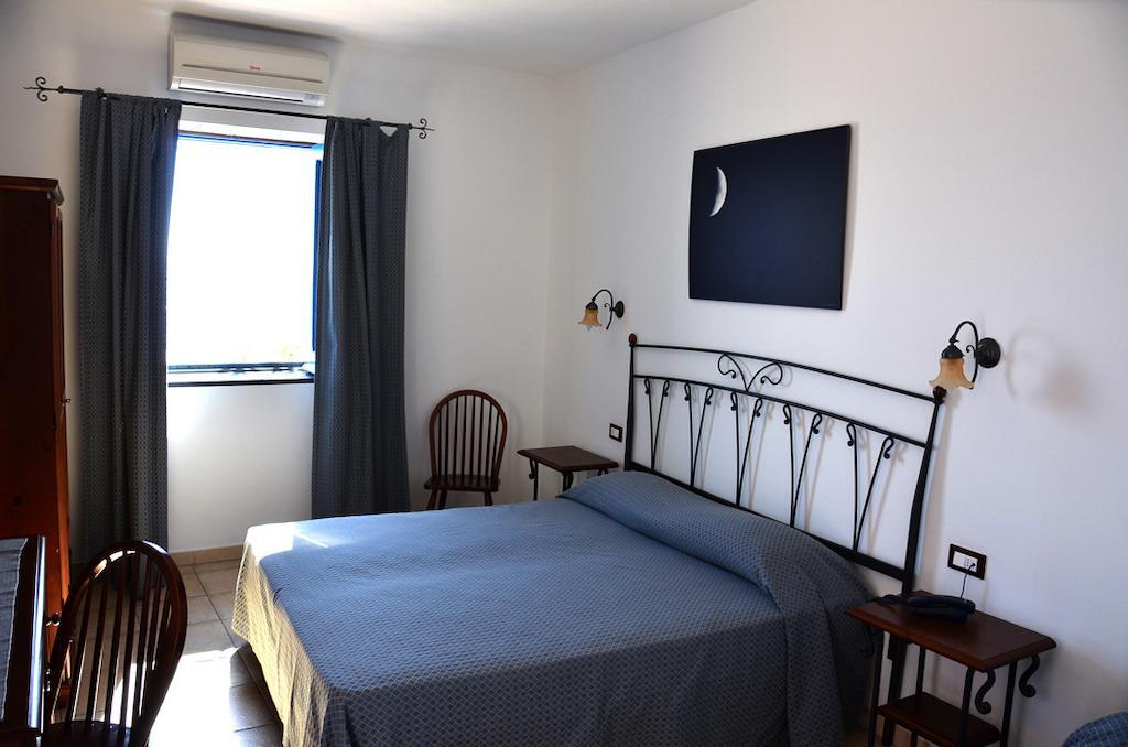 Hotel Punta Barone Санта Марина Салина Екстериор снимка