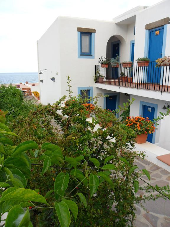 Hotel Punta Barone Санта Марина Салина Екстериор снимка
