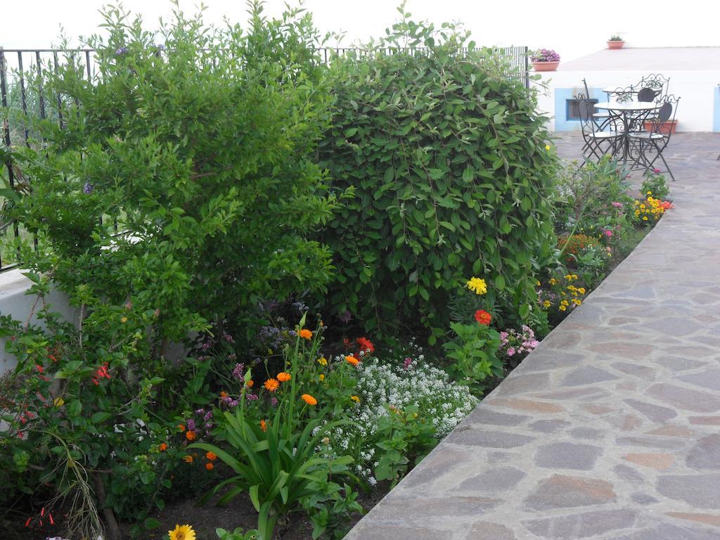 Hotel Punta Barone Санта Марина Салина Екстериор снимка