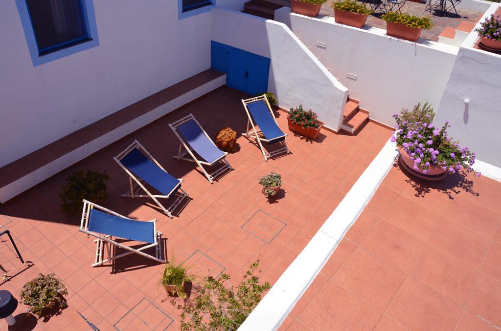 Hotel Punta Barone Санта Марина Салина Екстериор снимка