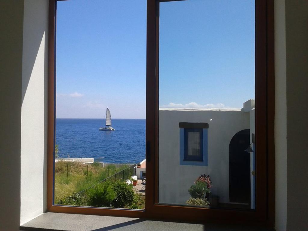 Hotel Punta Barone Санта Марина Салина Екстериор снимка