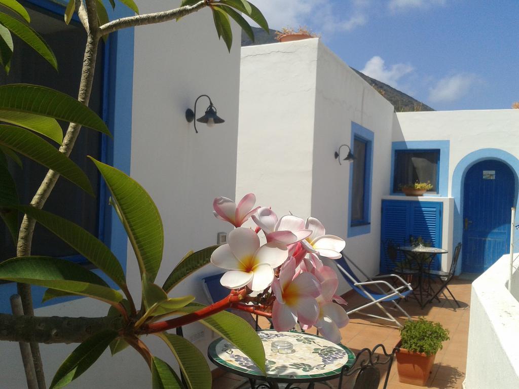 Hotel Punta Barone Санта Марина Салина Екстериор снимка