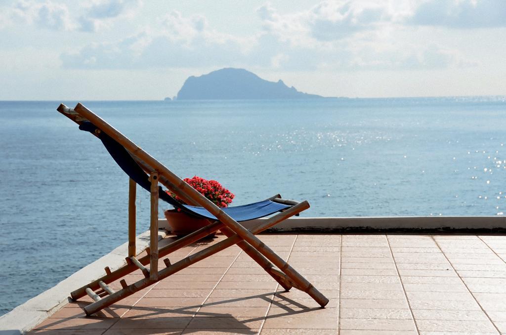 Hotel Punta Barone Санта Марина Салина Екстериор снимка