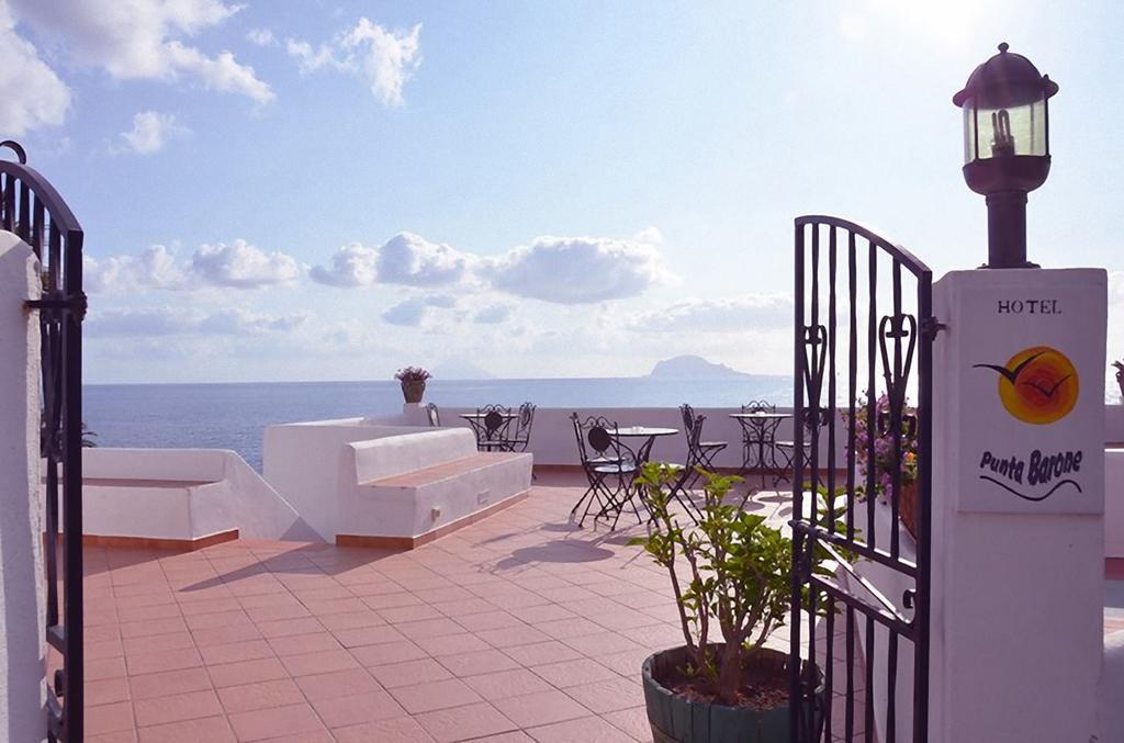 Hotel Punta Barone Санта Марина Салина Екстериор снимка