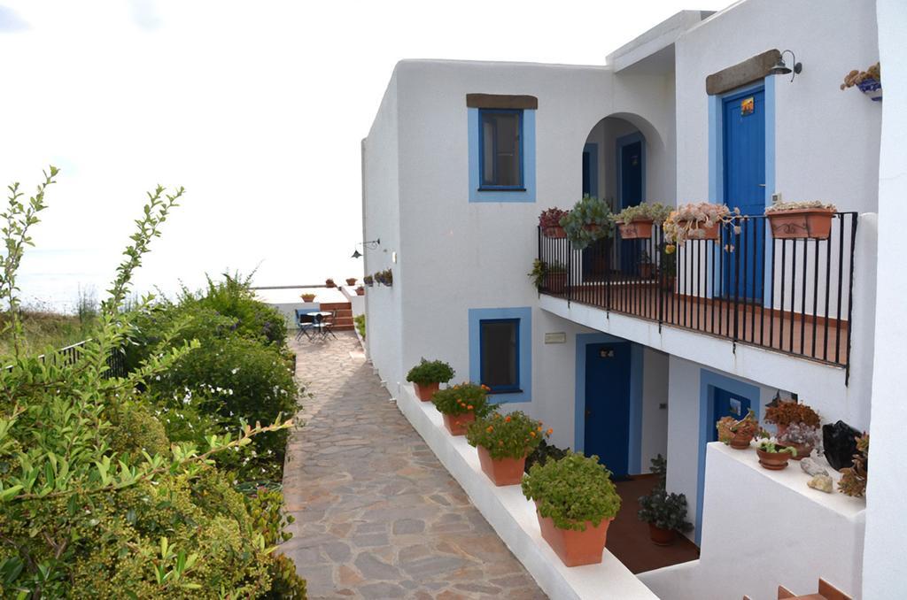 Hotel Punta Barone Санта Марина Салина Екстериор снимка